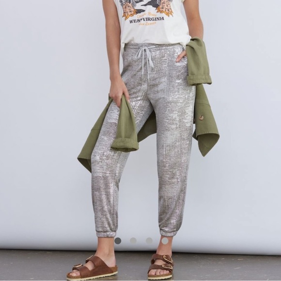 Anthropologie Pants - Anthropologie Sloane shimmer silver metallic pocketed drawstring joggers pants
